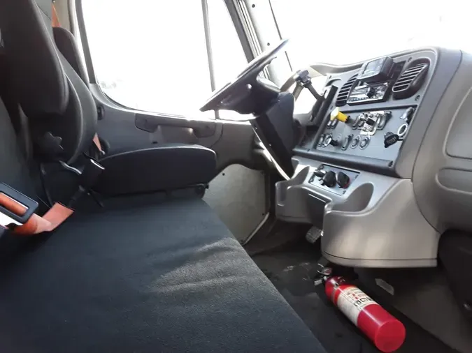 2018 FREIGHTLINER/MERCEDES M2 106b62457e2edaa8d392b803da20e3964f9