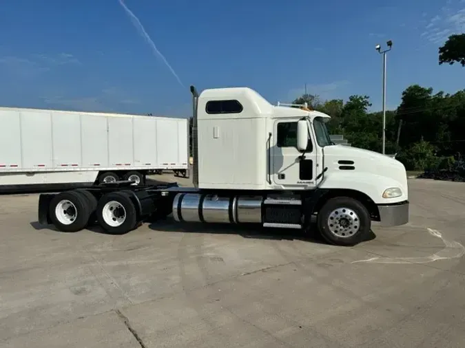 2015 MACK CXU613