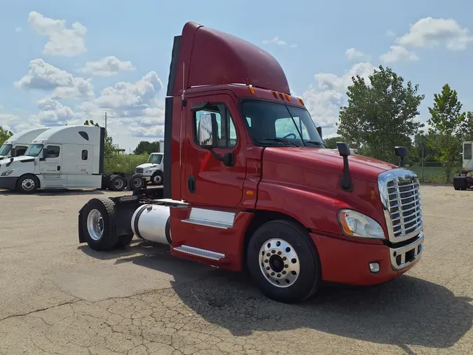 2013 FREIGHTLINER/MERCEDES CASCADIA 125