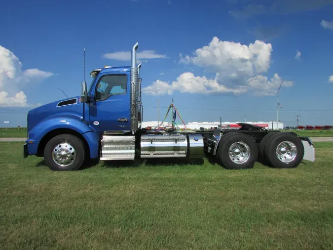 2026 Kenworth T880