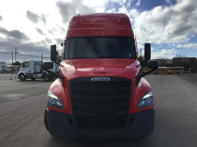 2022 FREIGHTLINER CA126