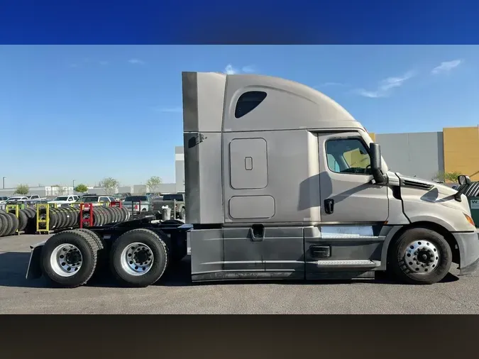 2022 Freightliner Cascadia