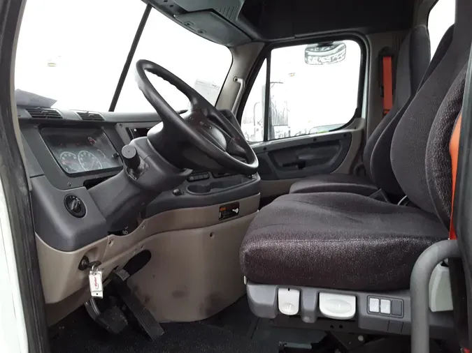 2015 FREIGHTLINER/MERCEDES CASCADIA 113