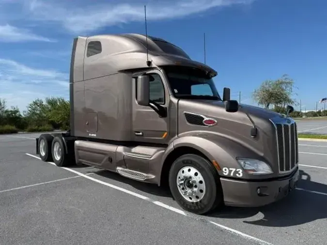 2022 Peterbilt 579b640c9dba8c18f1e1839e6dfb2259f0f