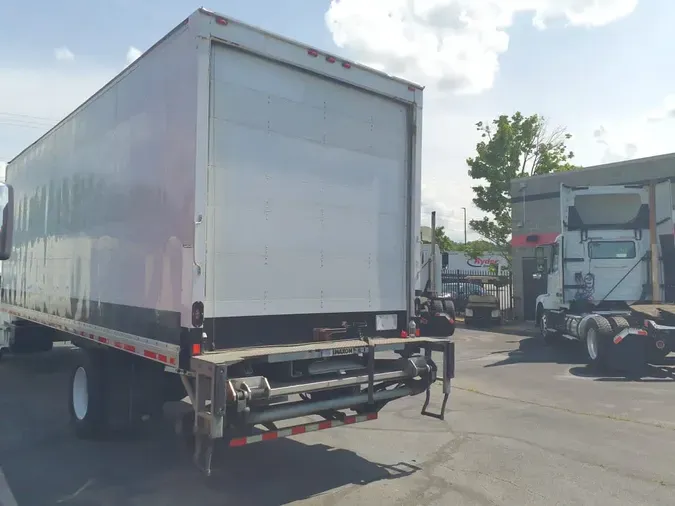 2018 FREIGHTLINER M2 106