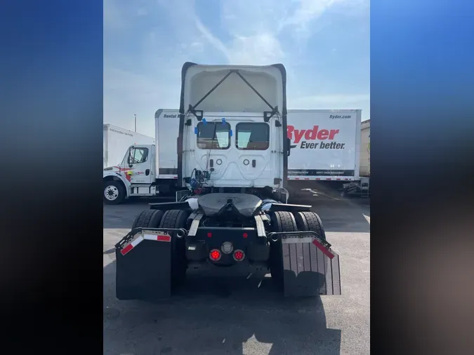 2020 FREIGHTLINER/MERCEDES CASCADIA 113