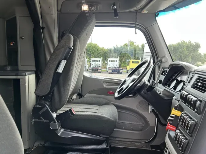 2021 Peterbilt 567