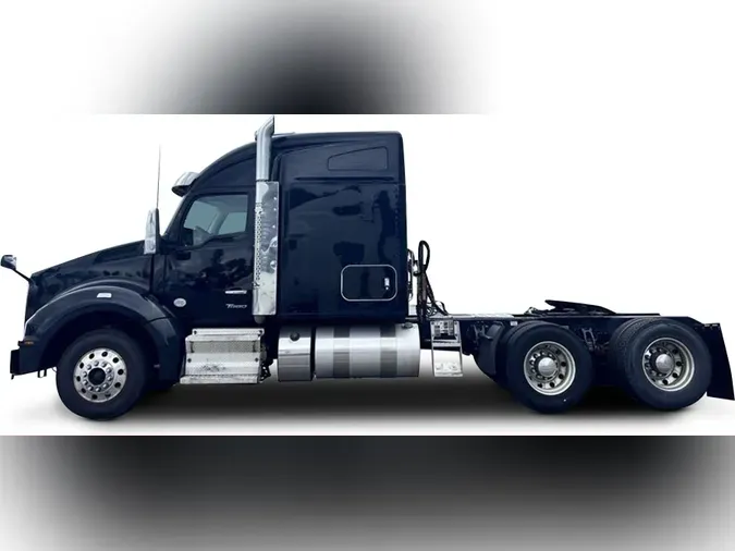 2022 Kenworth T880b647592d4db7e82289936b9799c7584c