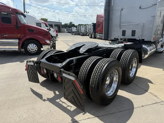 2021 Peterbilt 567