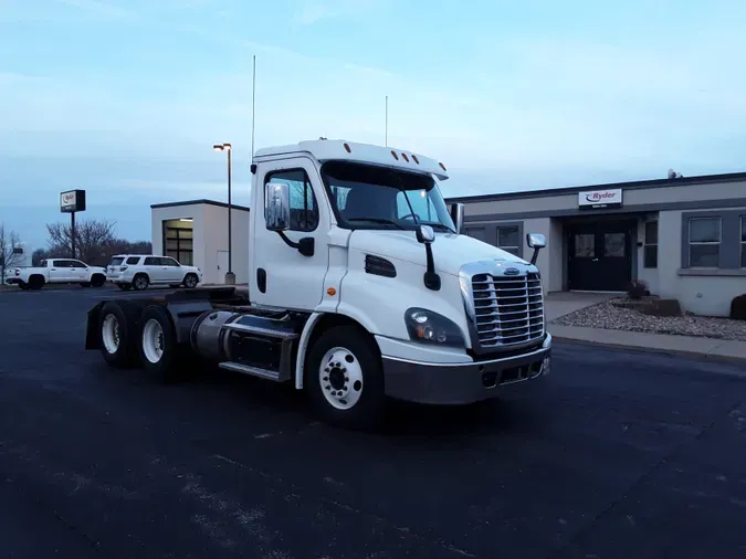 2017 FREIGHTLINER/MERCEDES CASCADIA 113