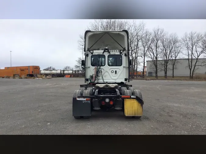 2019 Freightliner Cascadia 126