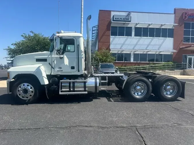 2020 MACK PI64T