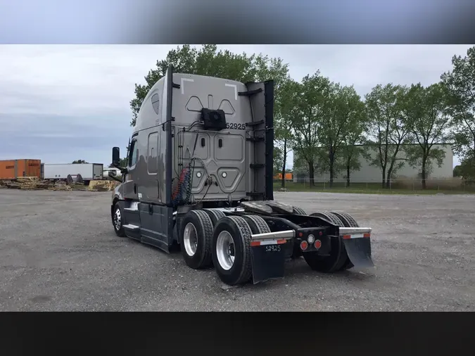 2022 Freightliner Cascadia 126