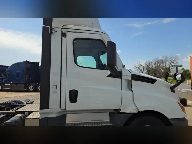 2022 Freightliner Cascadia 126