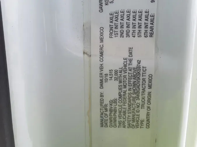 2019 FREIGHTLINER/MERCEDES CASCADIA 113