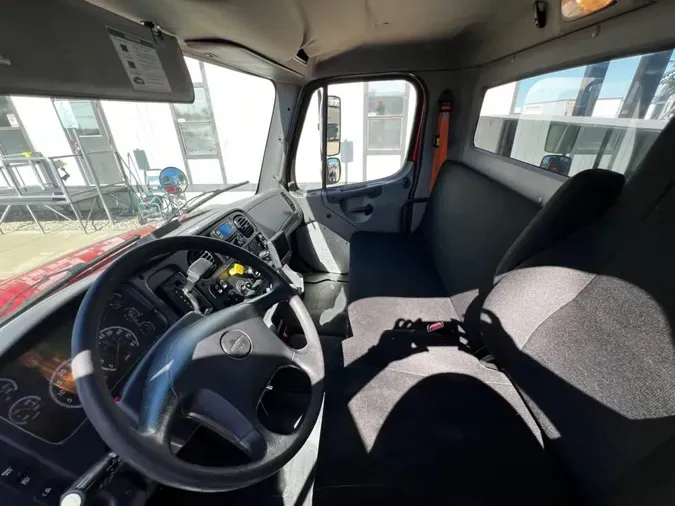 2019 FREIGHTLINER/MERCEDES M2 106b6579d6a4d99abda697bec9695c2818c
