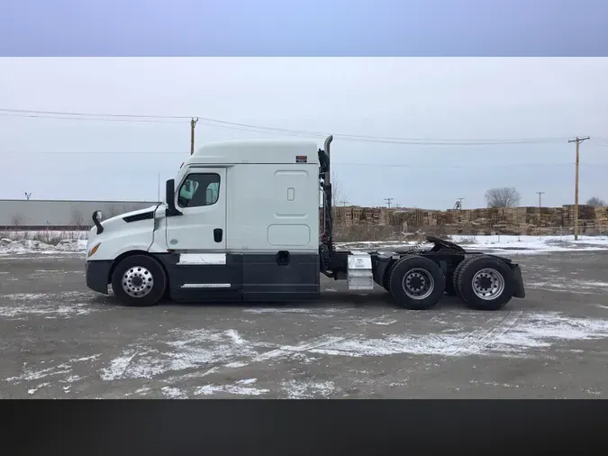 2022 Freightliner Cascadia 126