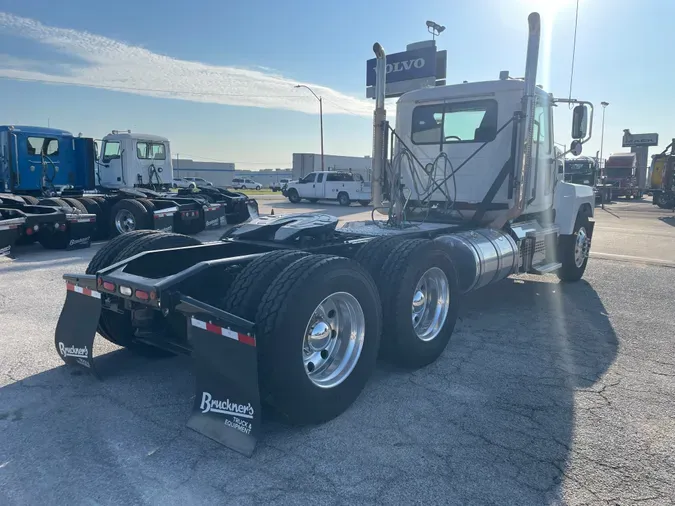 2020 MACK PI64T