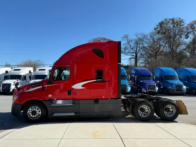 2020 Freightliner Cascadia 126