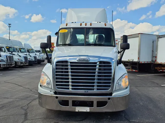 2016 FREIGHTLINER/MERCEDES CASCADIA 125