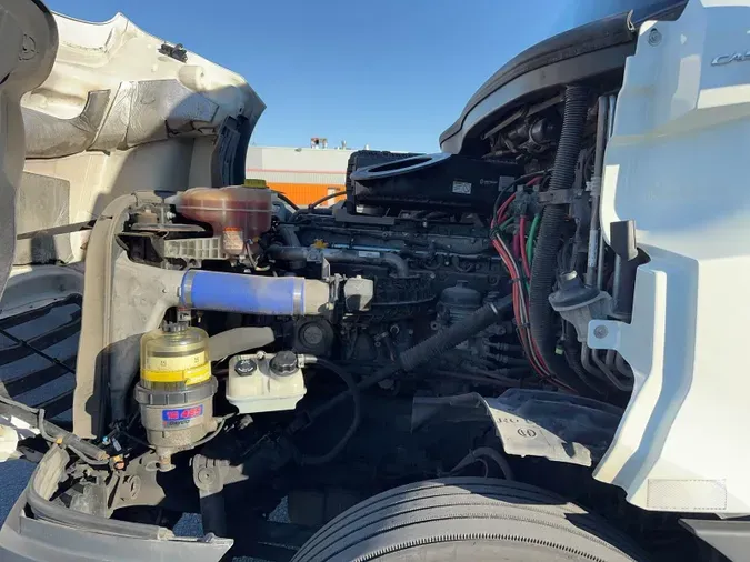 2021 Freightliner Cascadia 126b666cbc1993f965c5325ef03c7038390