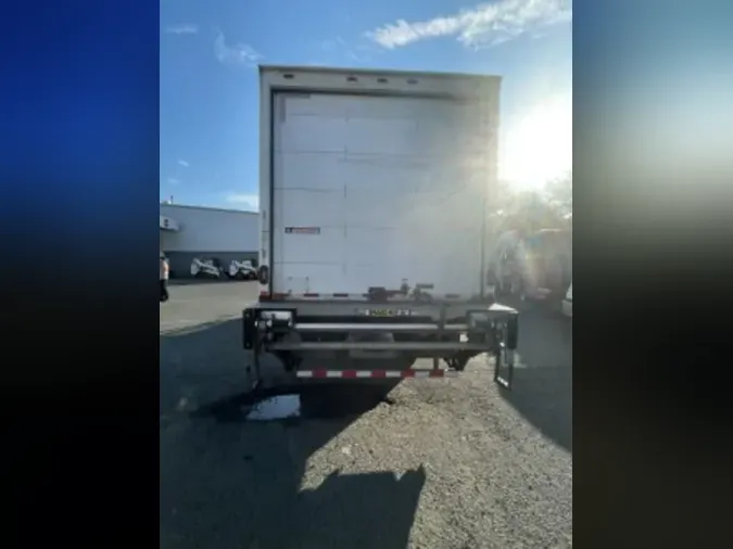 2018 FREIGHTLINER M2 106b66a9a776e27cb075c1df978c8e1083a