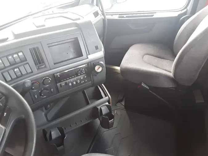 2019 VOLVO VNL64T-300b66ac42cb9cb2e192f118c202e2302c5
