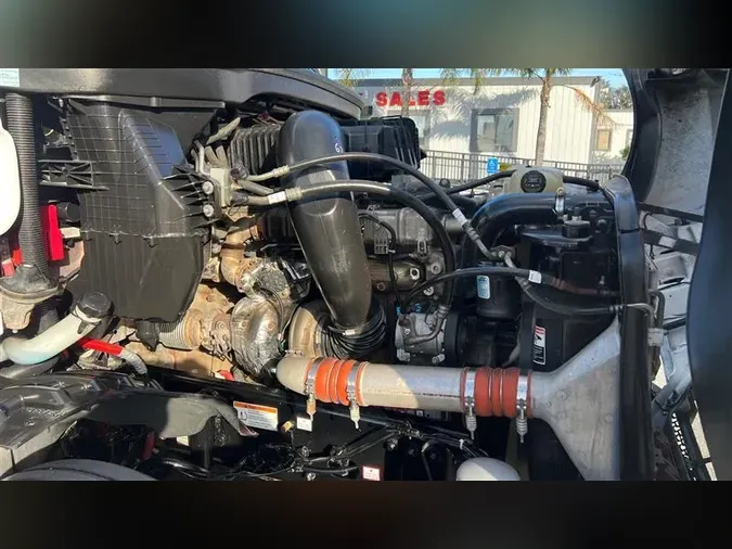 2022 FREIGHTLINER CA126