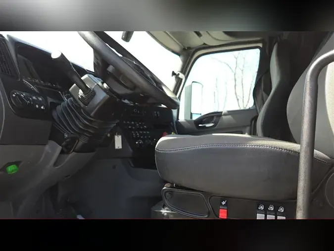 2022 INTERNATIONAL LT