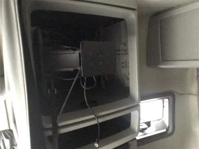2019 VOLVO VNL740