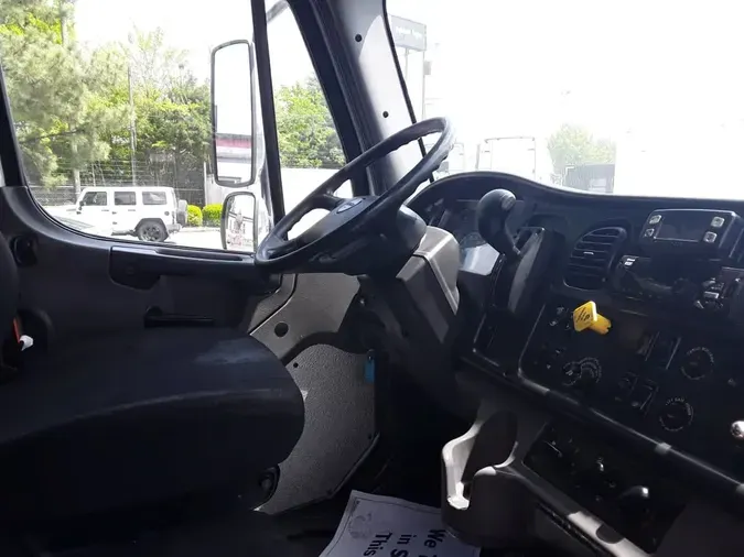 2019 FREIGHTLINER/MERCEDES M2 106