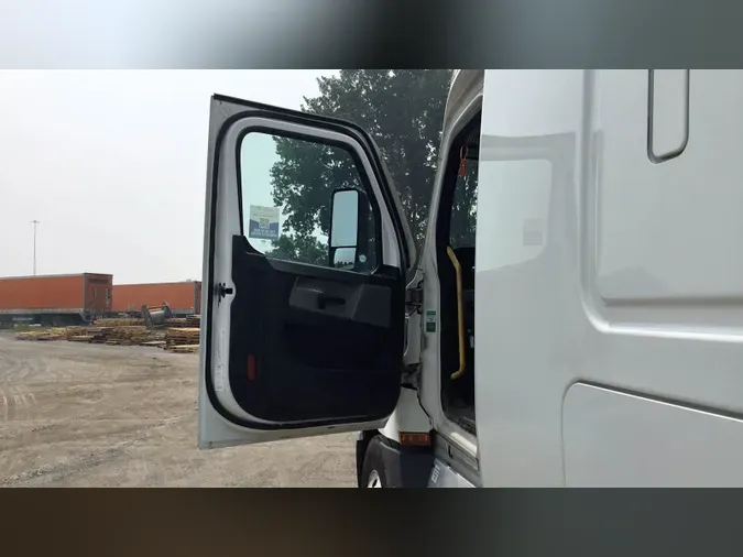 2022 Freightliner Cascadia 126b67386aba98b5cb02037b47e209a226f