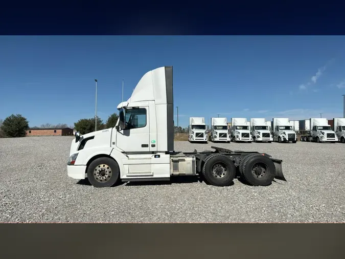 2018 Volvo VNL300