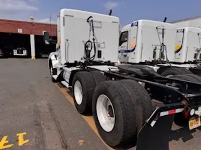 2020 KENWORTH T880