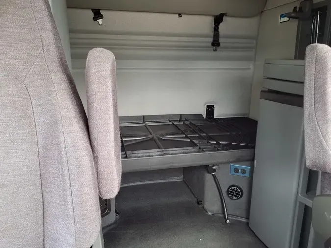2020 VOLVO VNR64T-640