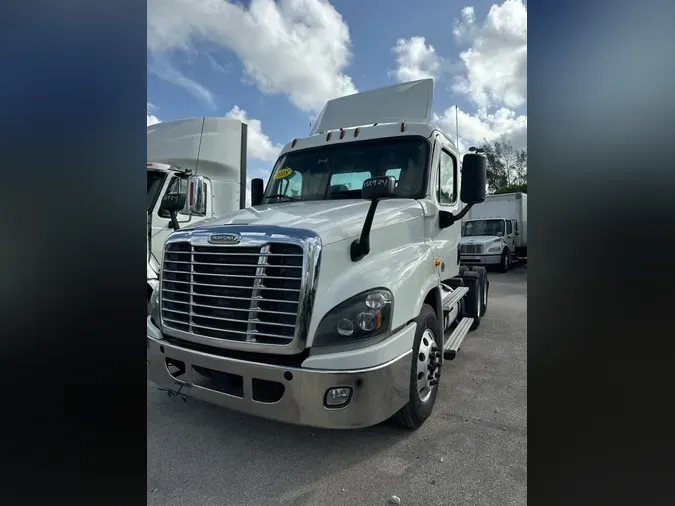 2018 FREIGHTLINER/MERCEDES CASCADIA 125b67697e70942b52241b1432ca93bb05b