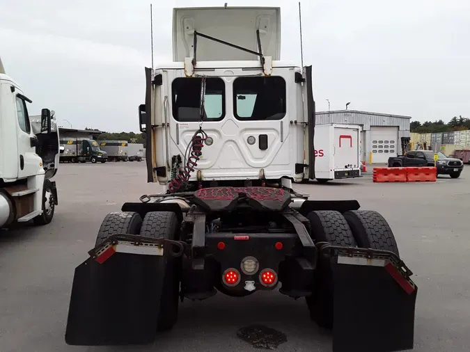 2017 FREIGHTLINER/MERCEDES CASCADIA 125