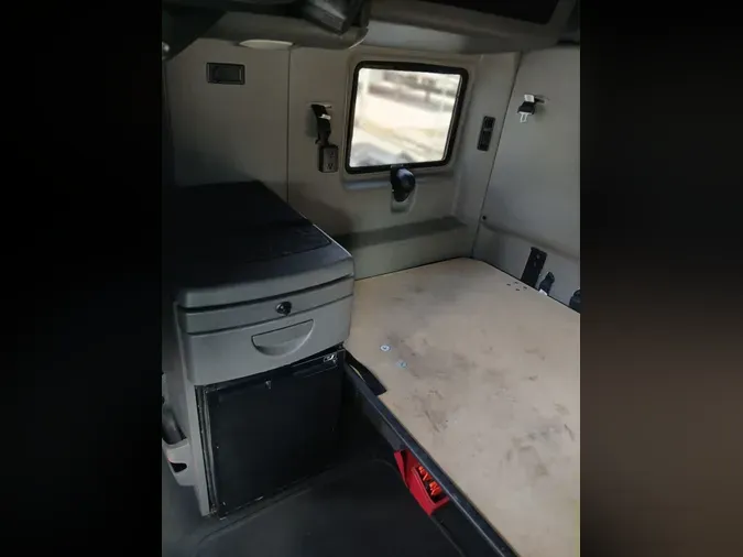 2020 NAVISTAR INTERNATIONAL LT625 SLPR CAB