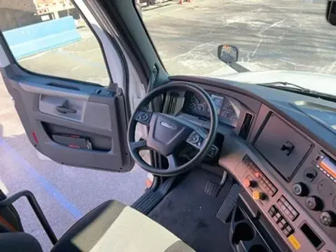 2021 Freightliner Cascadia