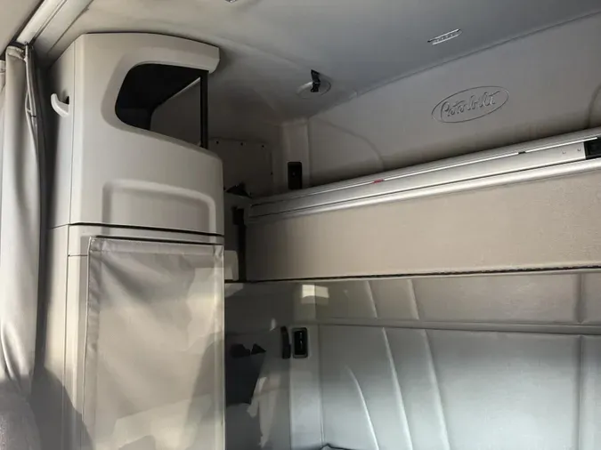 2021 Peterbilt 579