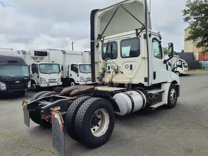 2019 FREIGHTLINER NEW CASCADIA 126