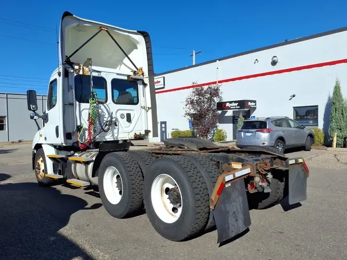 2017 FREIGHTLINER/MERCEDES CASCADIA 113