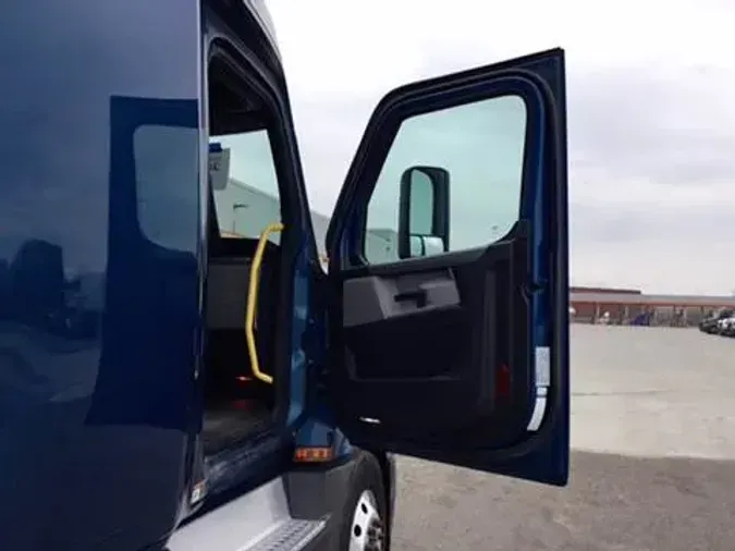 2022 Freightliner Cascadia