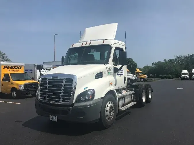 2016 Freightliner X11364ST