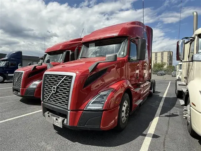2021 VOLVO VNL760