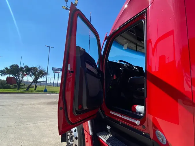 2022 Kenworth T680b68f3313e8a6b07a27d79f1b5e2acb74