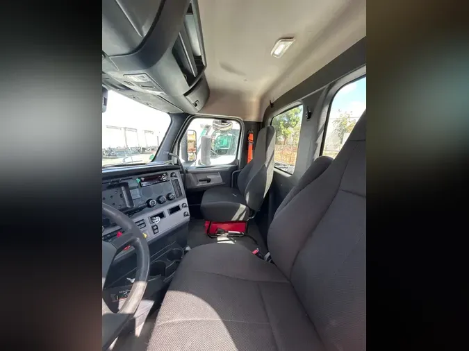 2020 FREIGHTLINER NEW CASCADIA 116