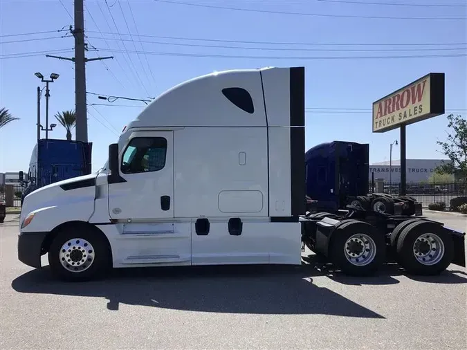 2021 FREIGHTLINER CA126