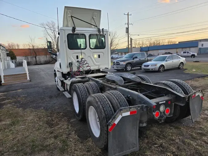 2019 FREIGHTLINER/MERCEDES NEW CASCADIA PX12664