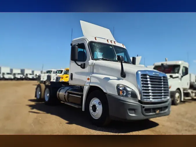 2017 FREIGHTLINER/MERCEDES CASCADIA 125